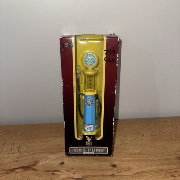 Other - "OLDSMOBILE SERVICE" VINTAGE CYLINDER GAS PUMP REPLICA 1/18 ROAD SIGNATURE 98600